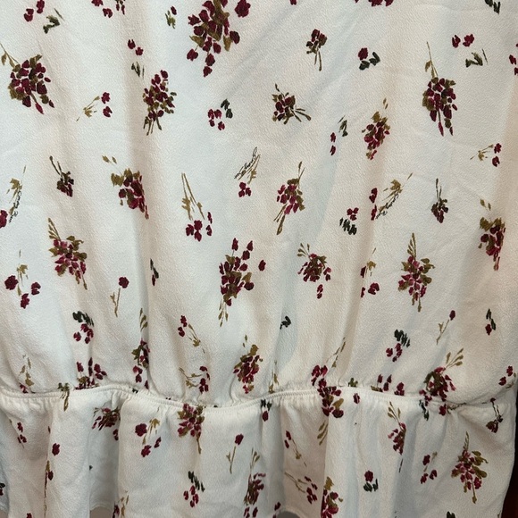 Sunday Best Floral Blouse - White and Burgundy - Picture 6 of 7